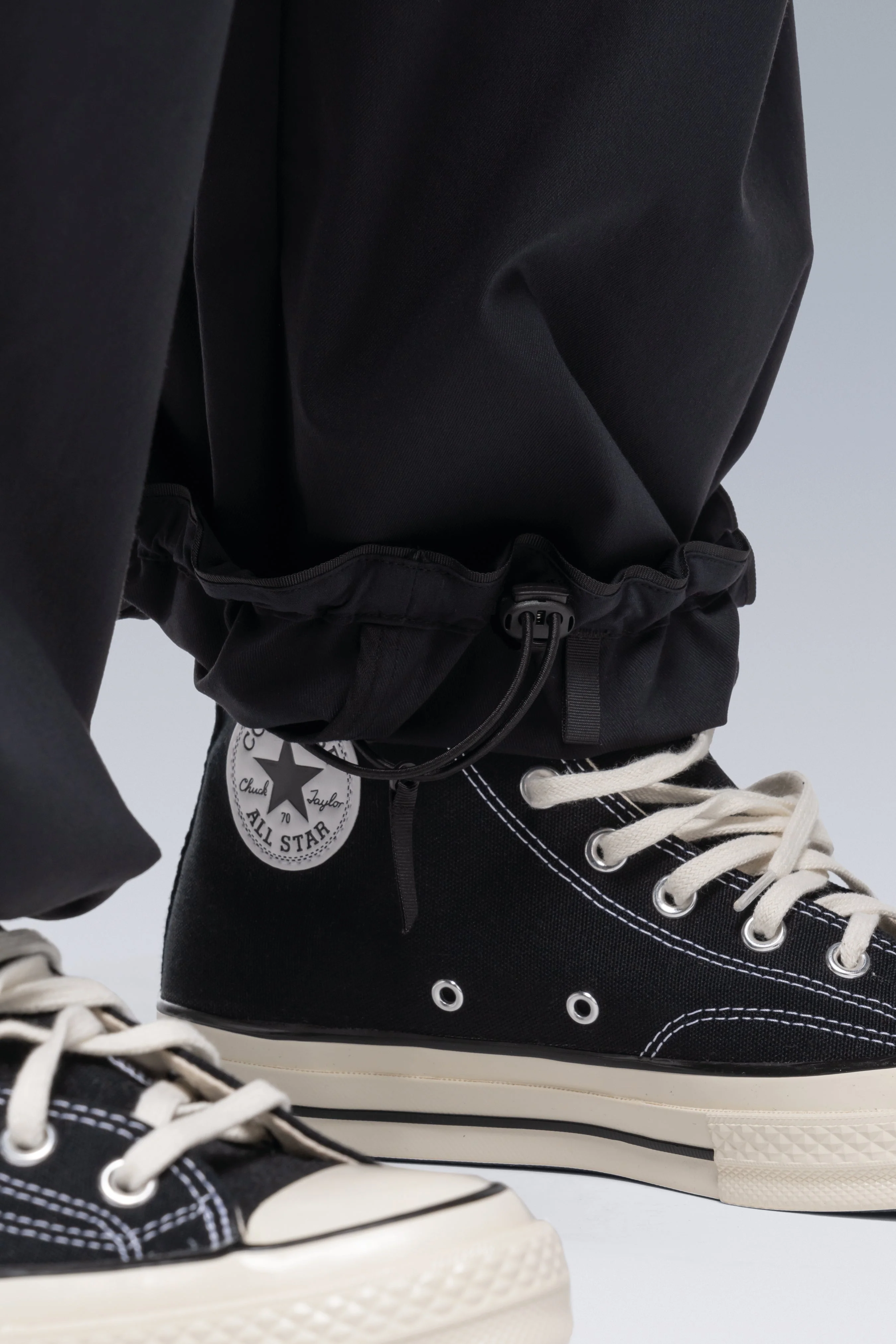 P48-CH Micro Twill Pleated Trouser - Schwarzgrün - Image 16