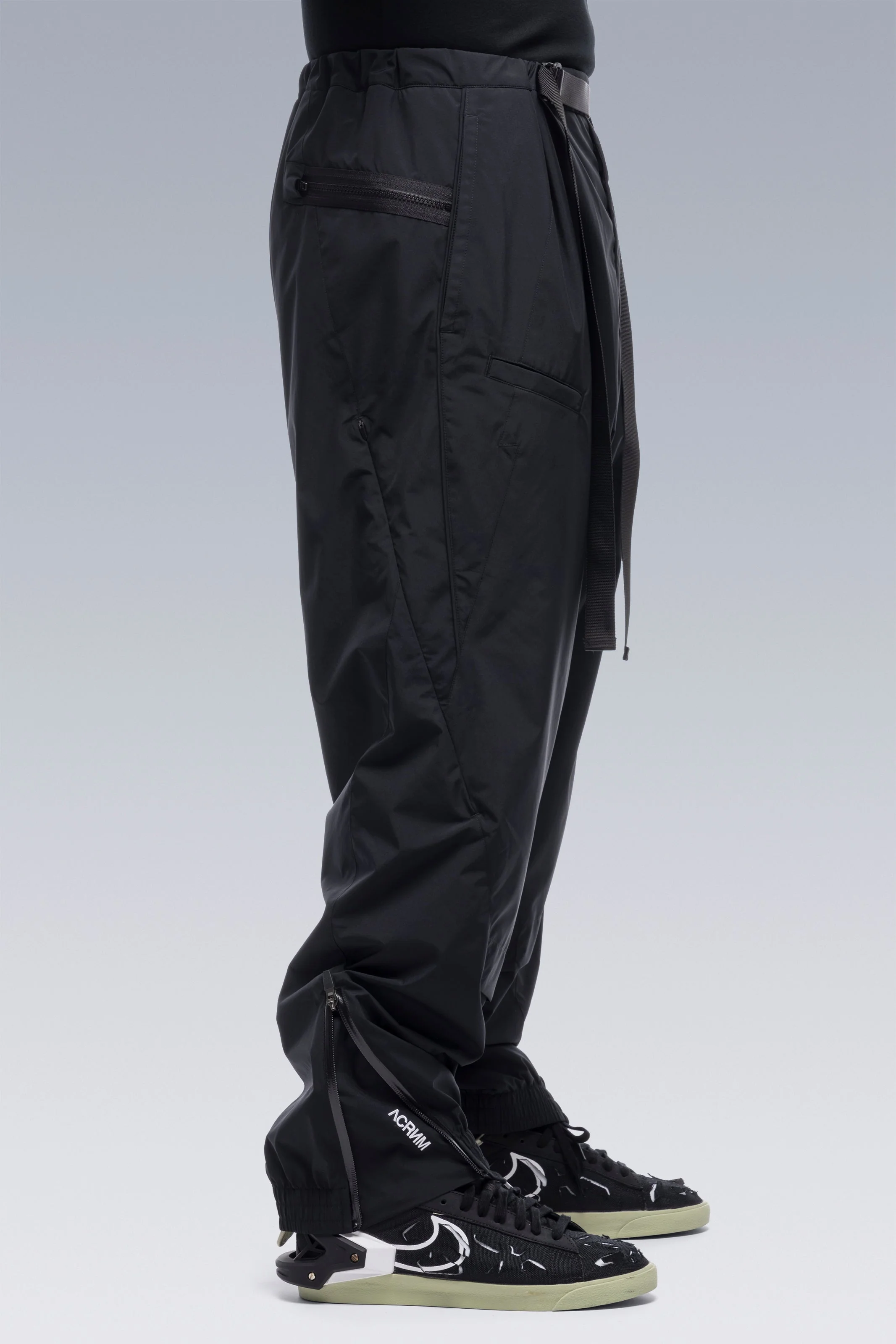 P53-WS 2L Gore-Tex® Windstopper® Insulated Vent Pants - Black - Image 3