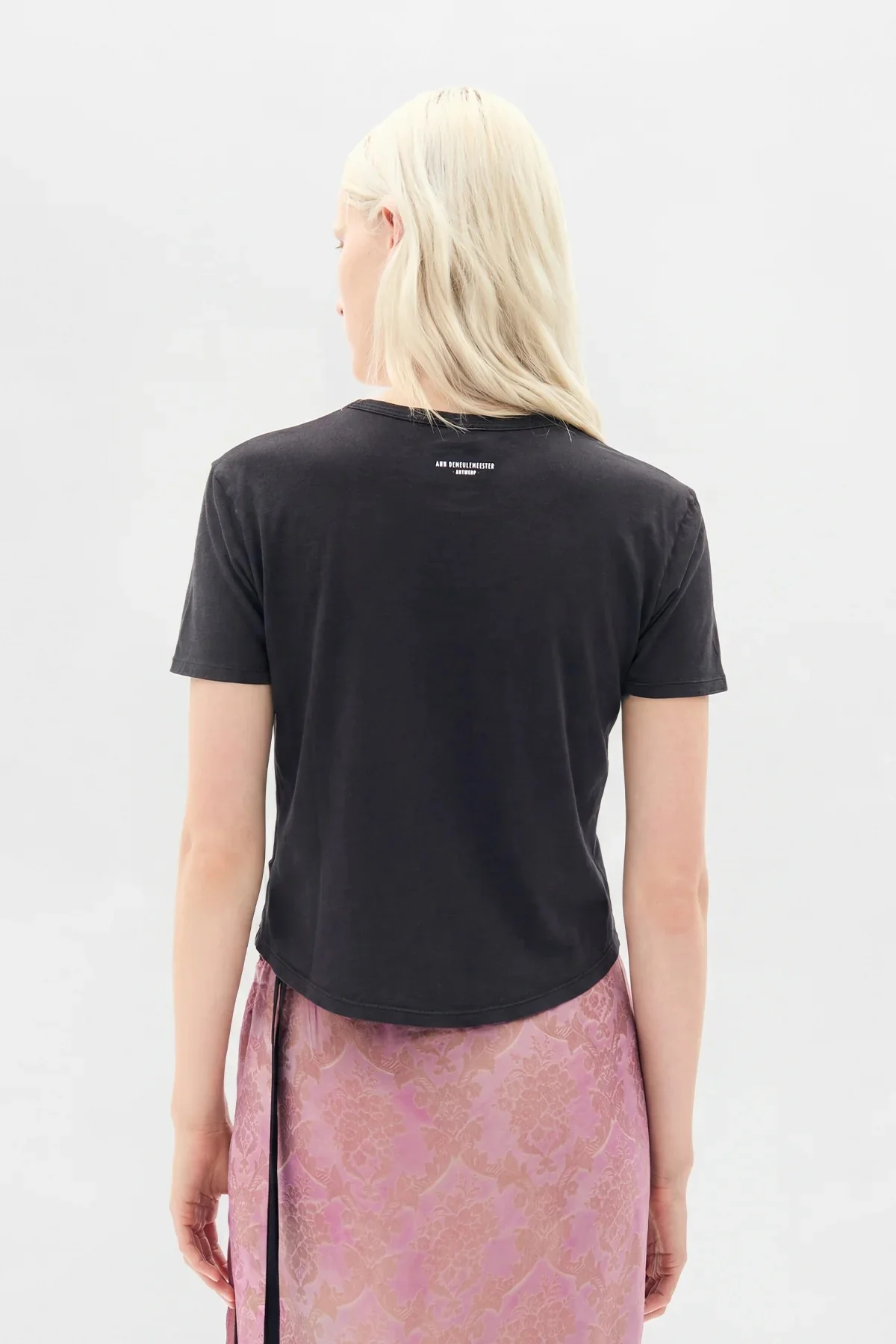 FLOOR MICRO T-SHIRT WITH "ELECTRIC KISS" FLOCK PRINT FADED BLACK - Image 4