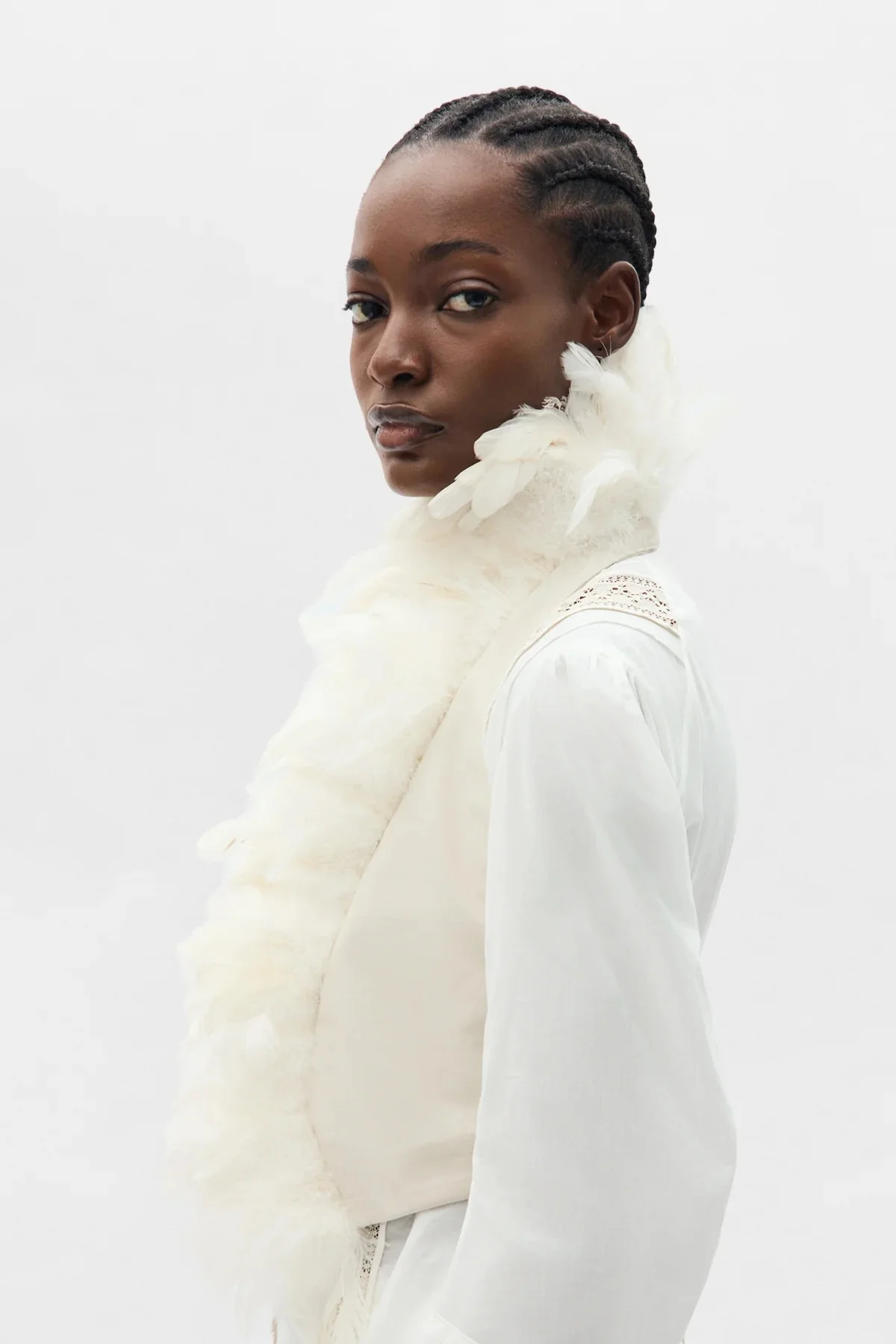 IDJE OPEN WAISTCOAT WITH FEATHERS OYSTER - Image 5