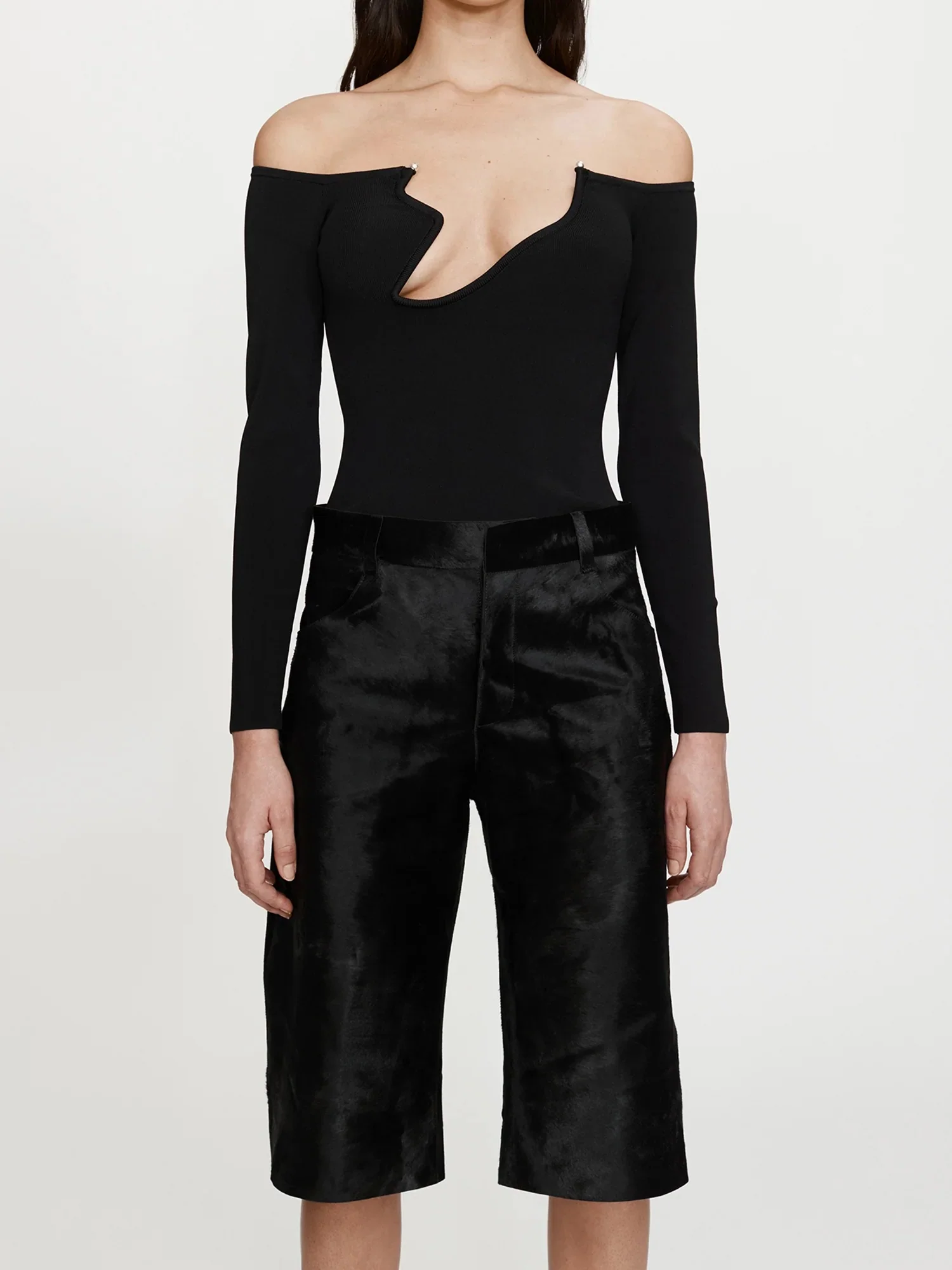 ODESSA ARCED KNITTED L/S TOP BLACK - Image 2
