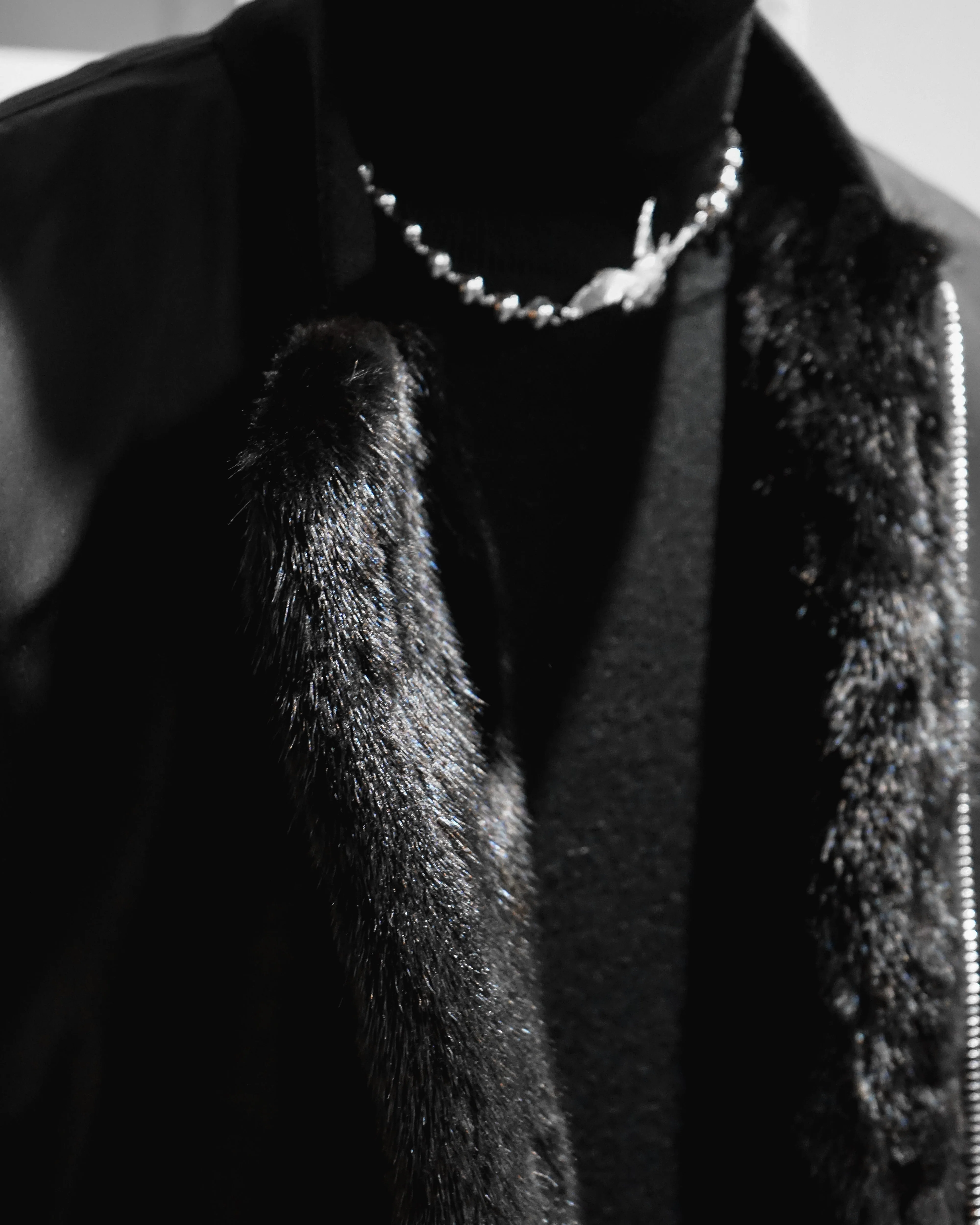 BLACK UNISEX REVERSIBLE MINK FUR BOMBER W/O LOGO - Image 10