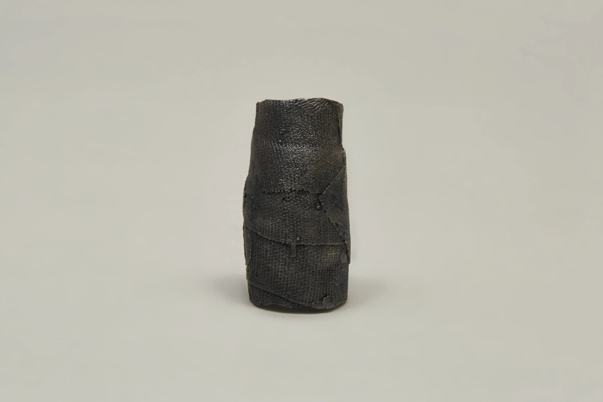 VTGR01 BLACK BANDAGE RING - Image 4