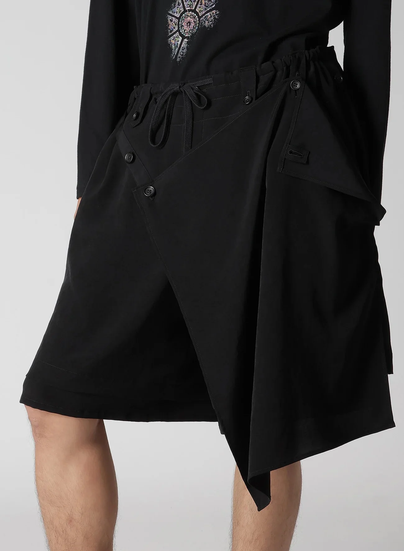 DRAPE PANEL ATTACHED SHORT PANTS - Image 5