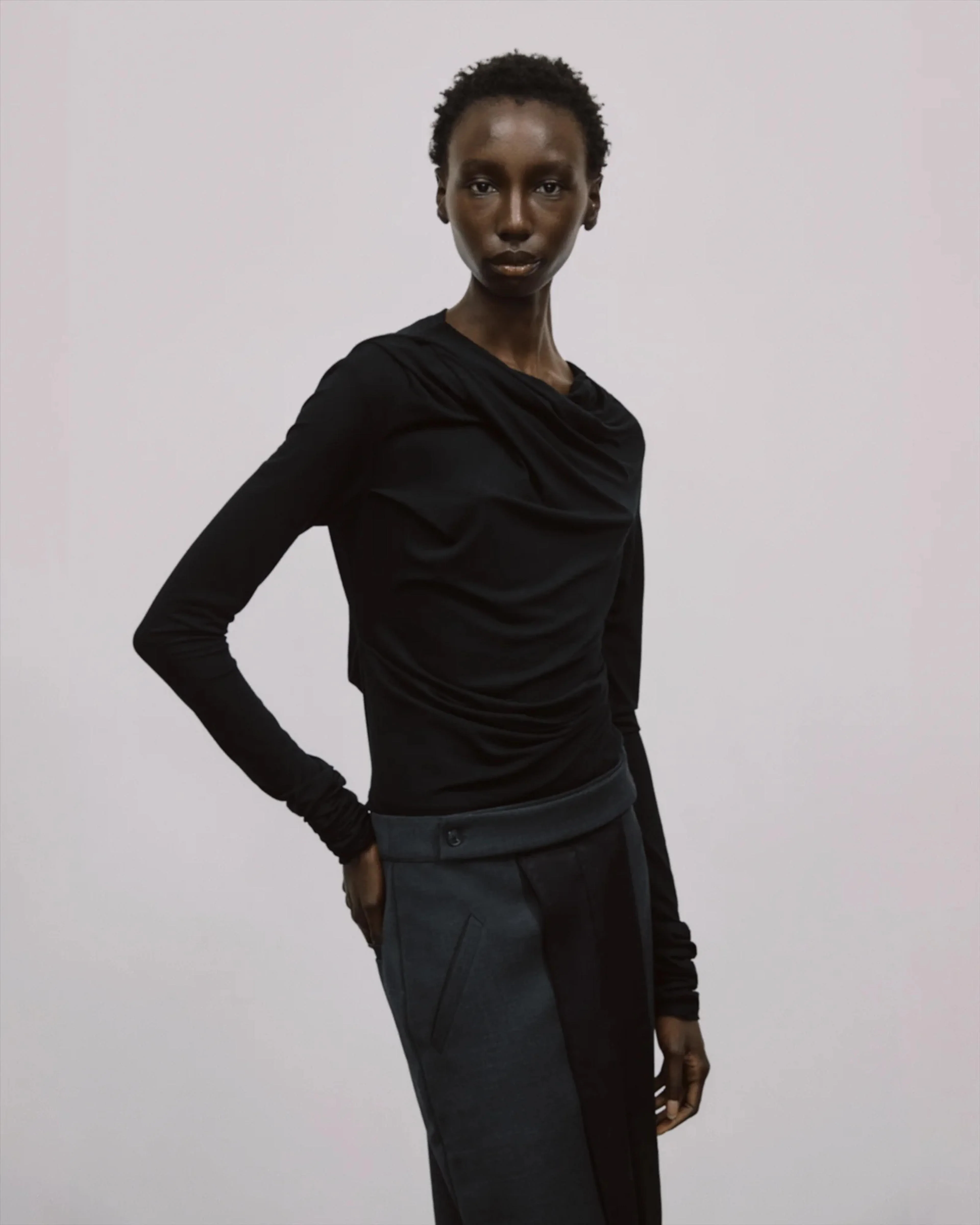 DRAPE TOP BLACK - Image 2