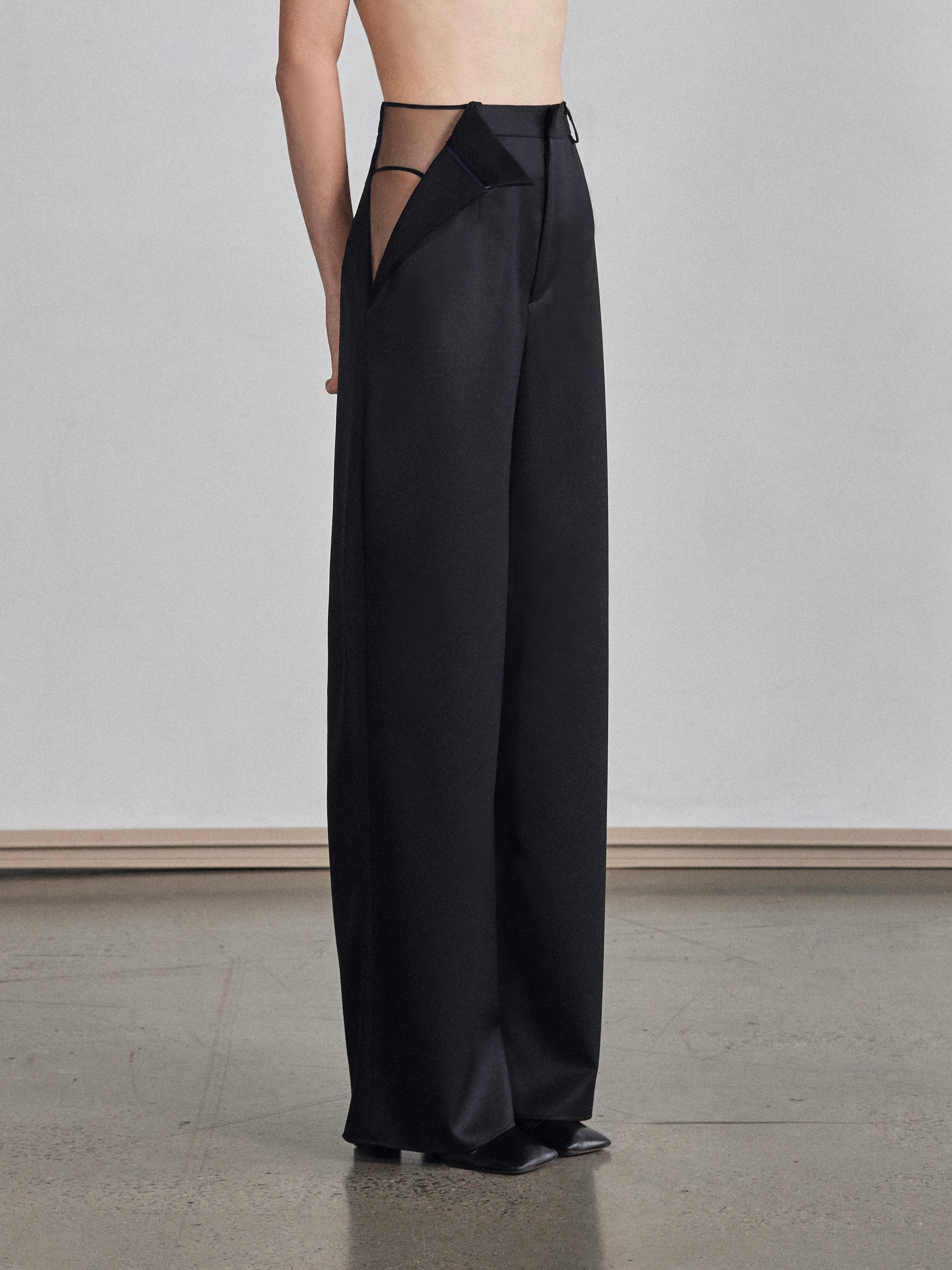 PEEK OPEN THIGH PANTS BLACK - Image 2