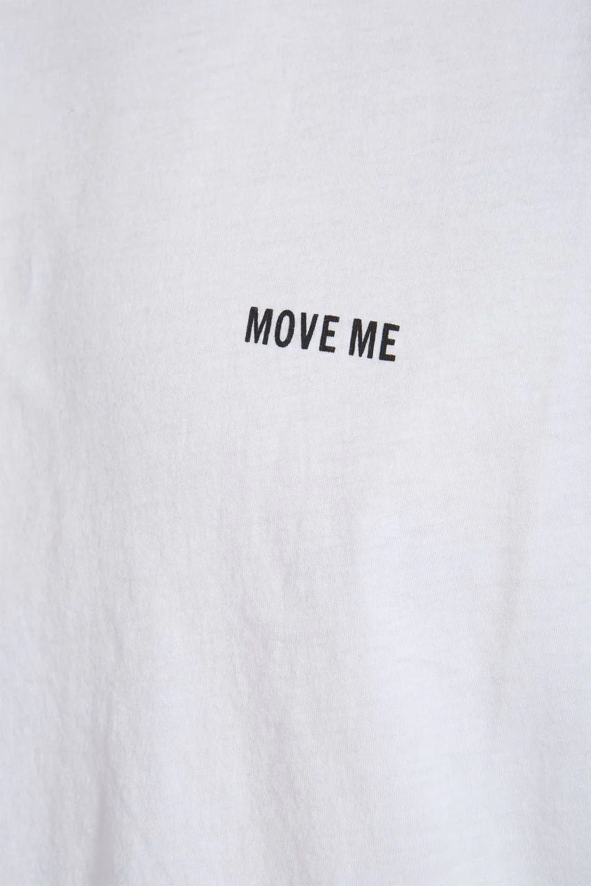 White T-shirt - Image 4