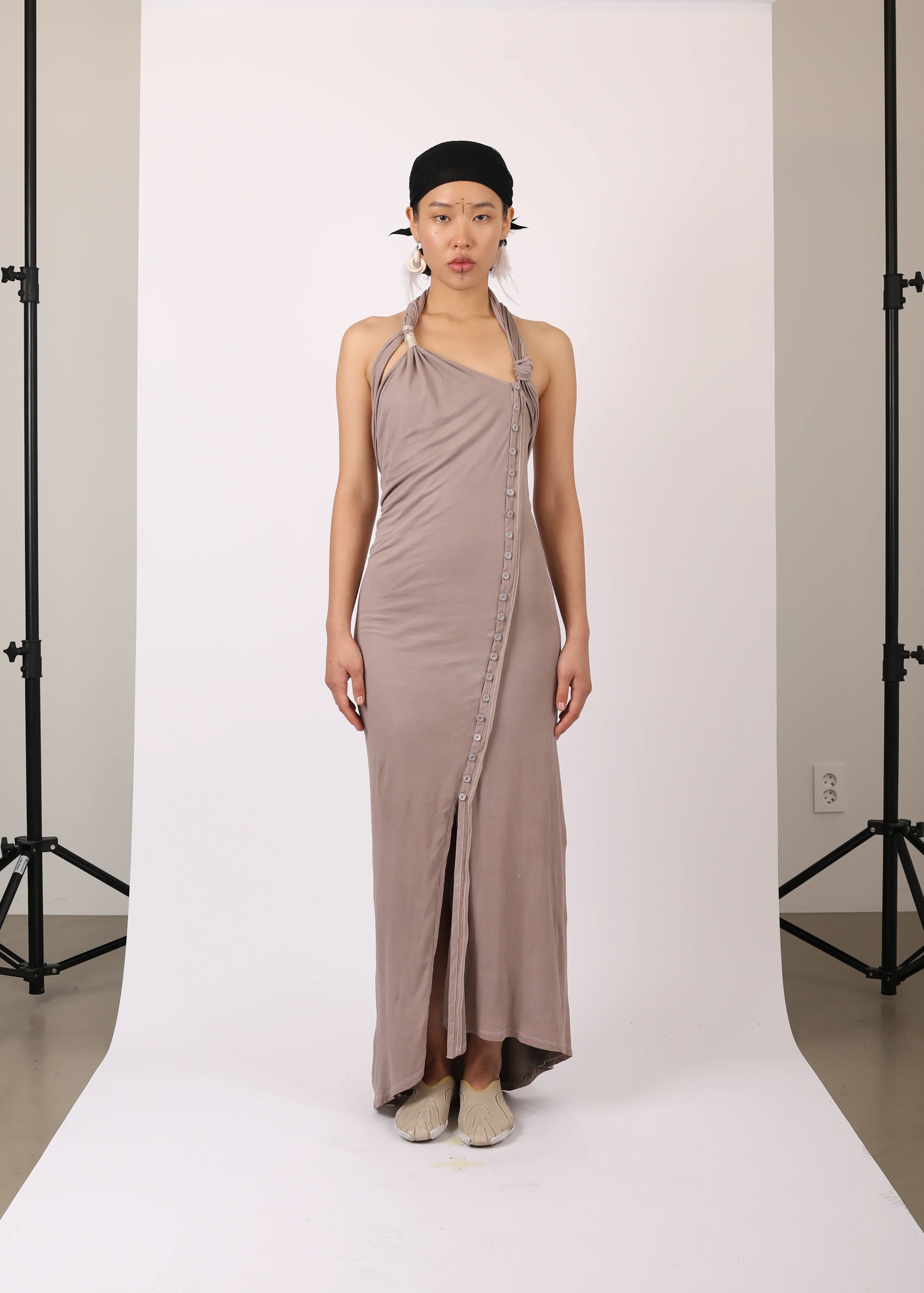 KNOTTED HALTER DRESS BEIGE - Image 2