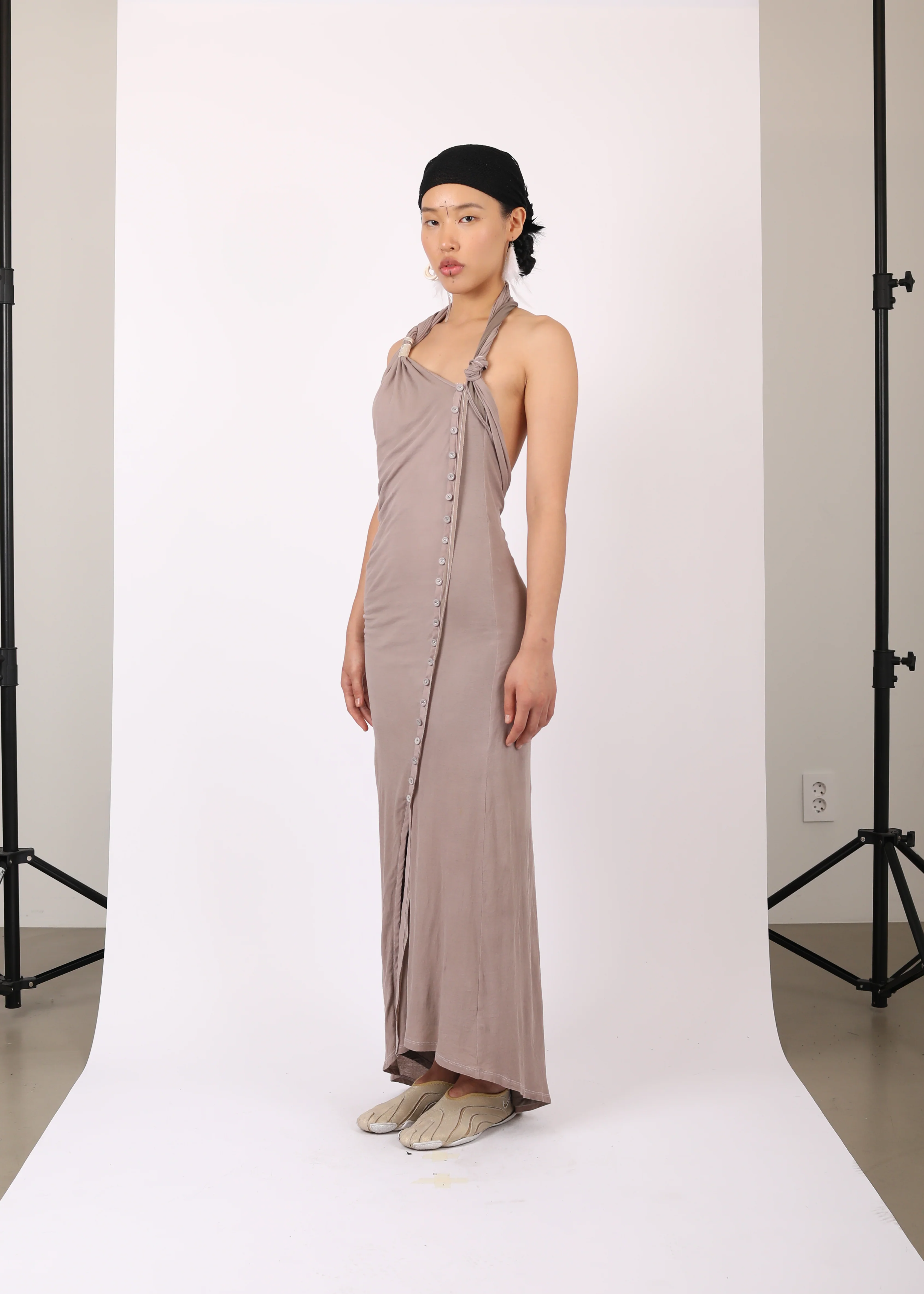 KNOTTED HALTER DRESS BEIGE - Image 3
