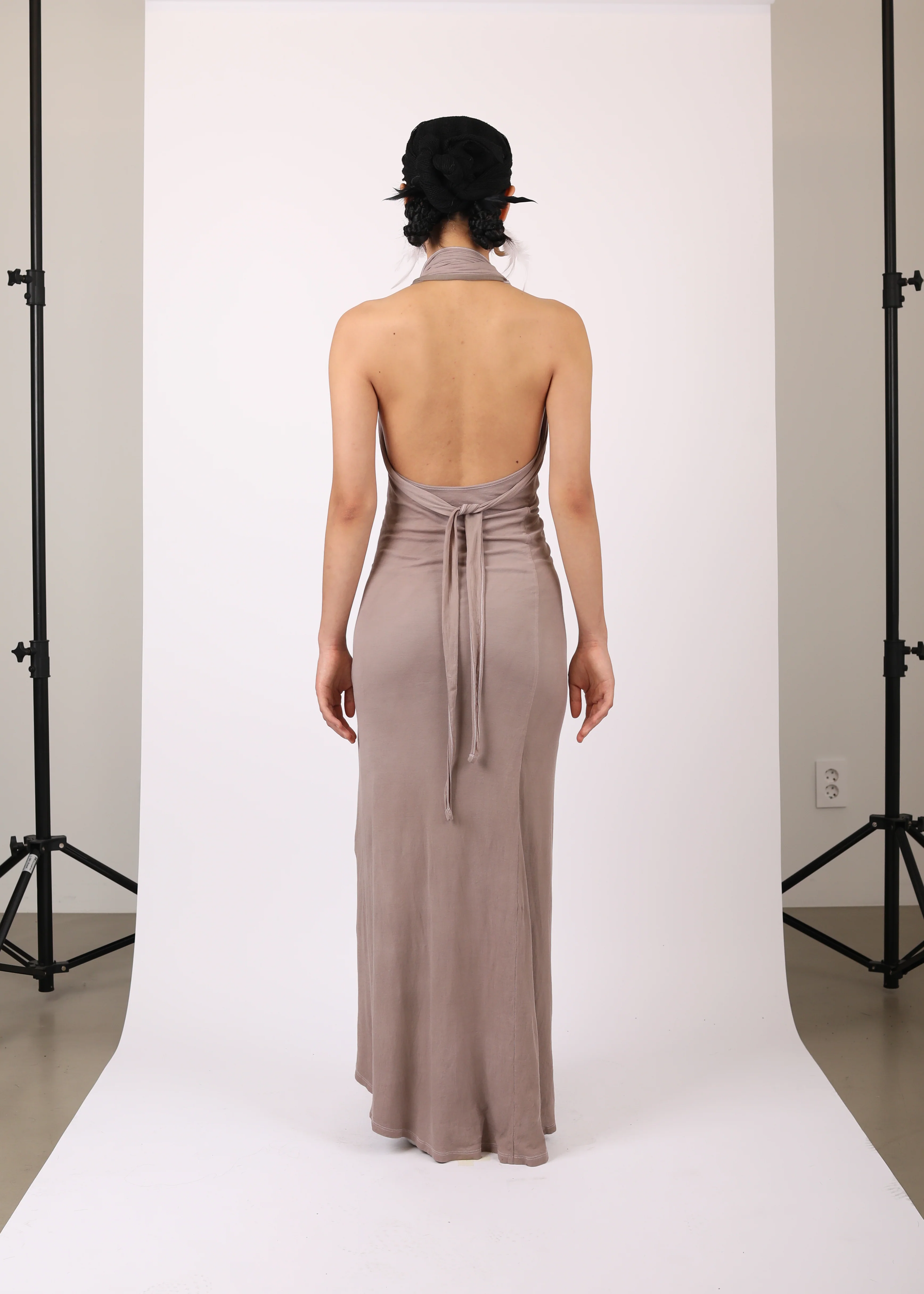 KNOTTED HALTER DRESS BEIGE - Image 4