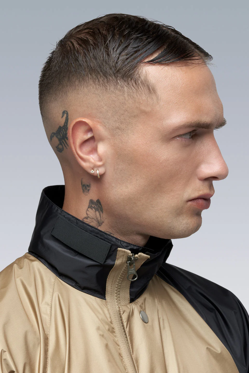 J95-WS 2L Gore-Tex Infinium™ Windstopper® Jacket - Black/Khaki - Image 18