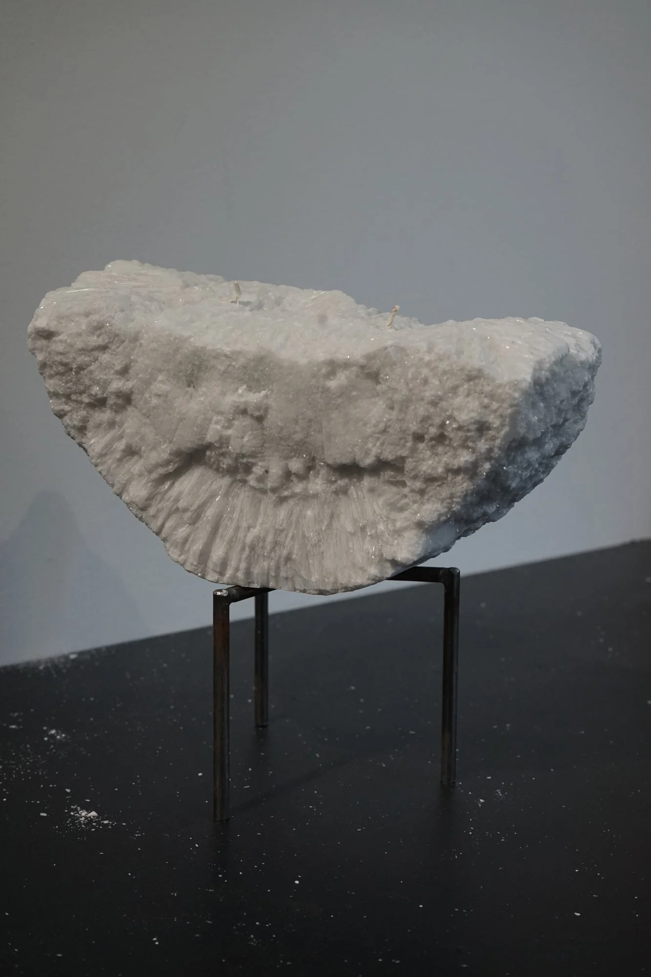 LARGE CHARCOAL CANDLE - Image 4