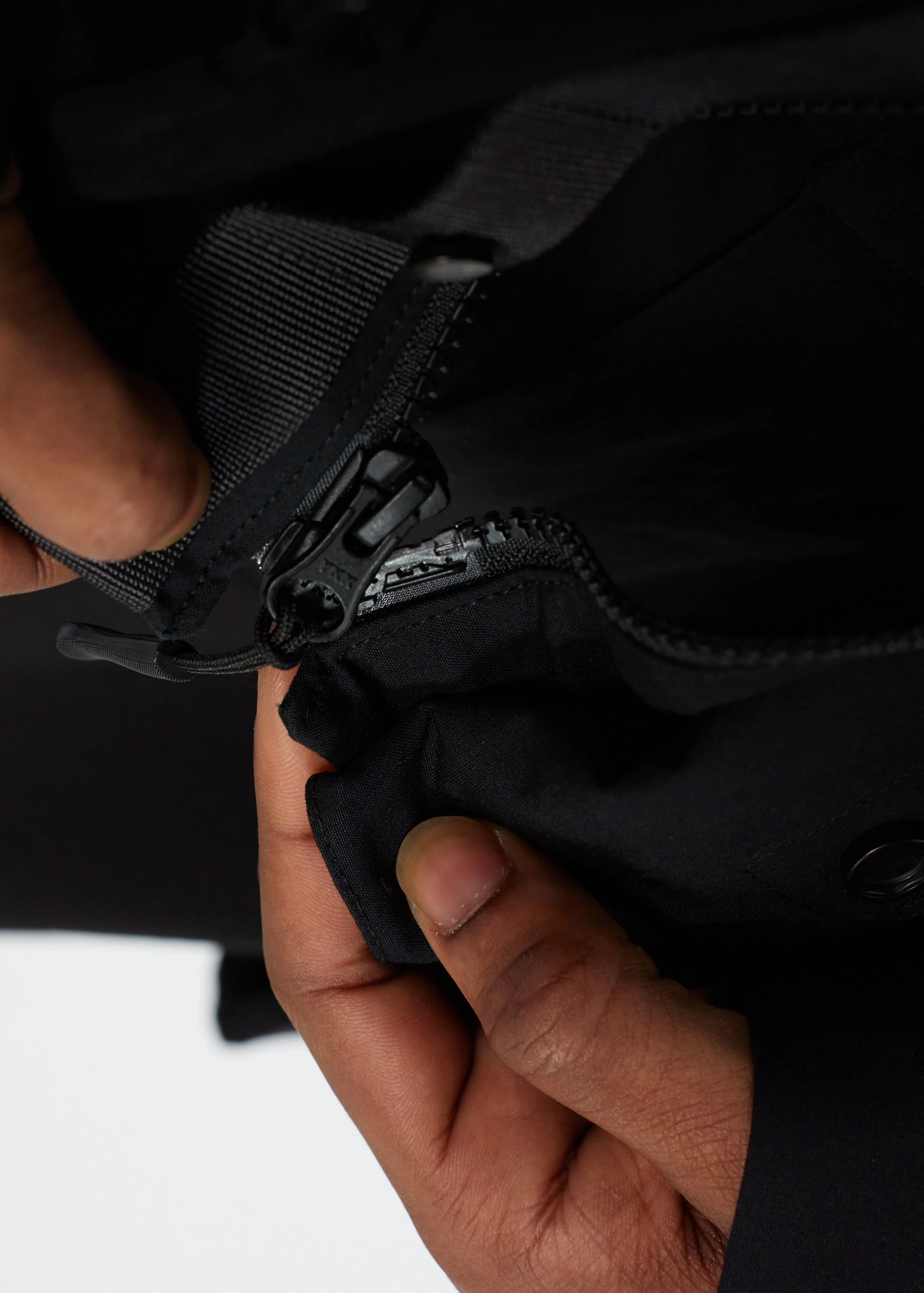 RECLUSE 1.0 JACKET - Image 13