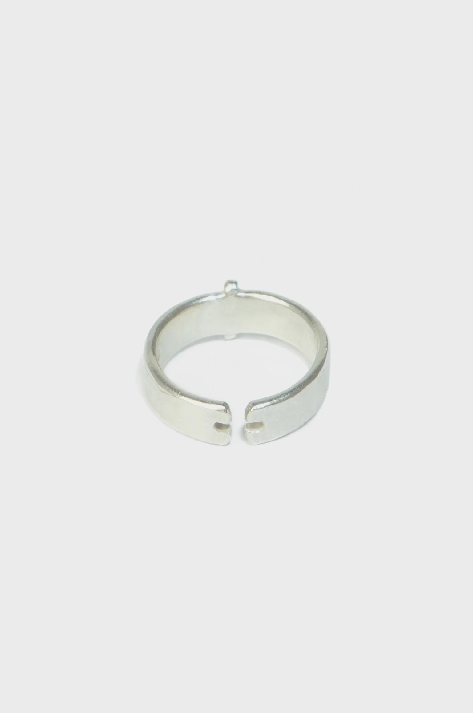 SILVER STITCHED CROSS RING - Image 2