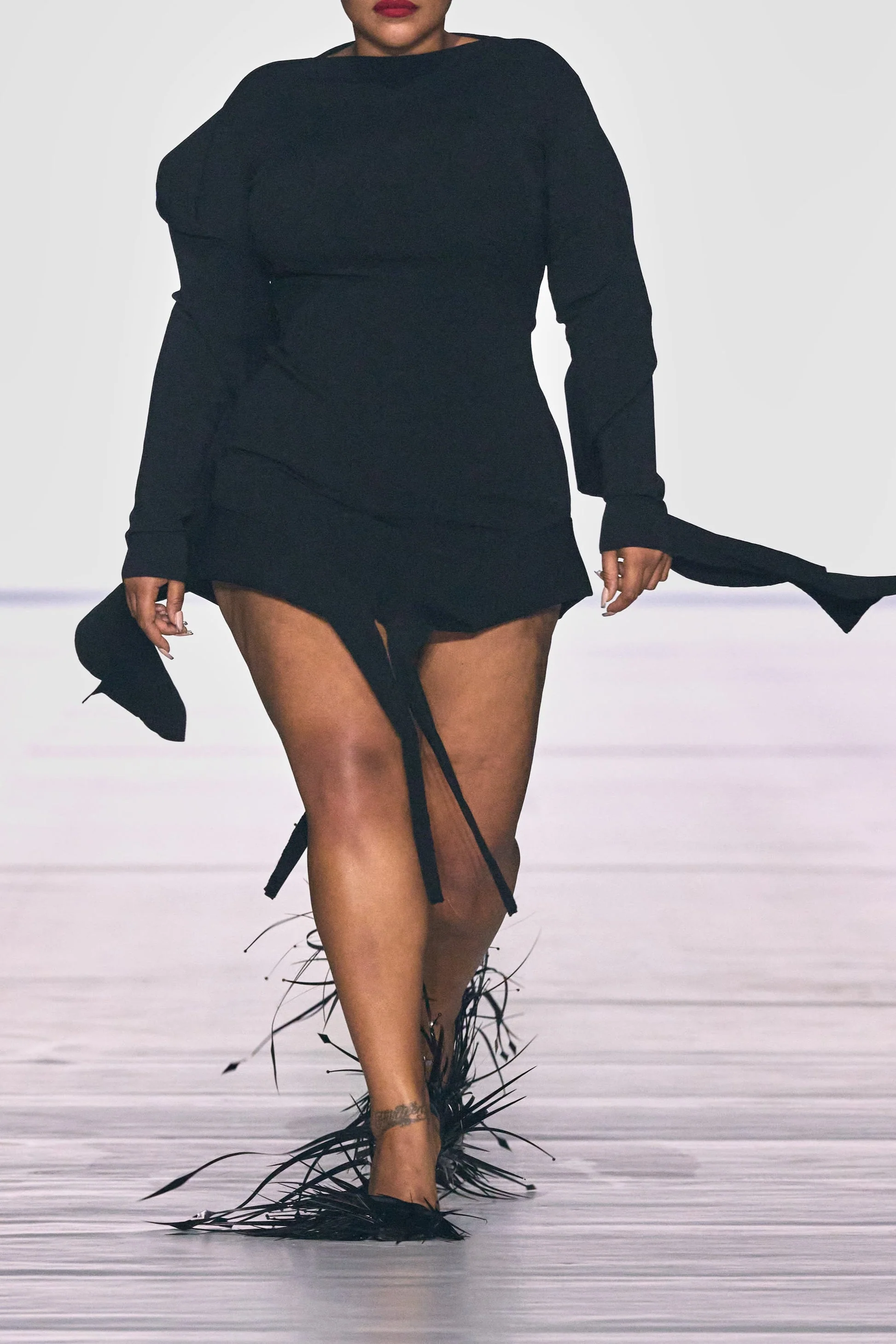 ASYMMETRIC KNITTED DRESS - Image 2