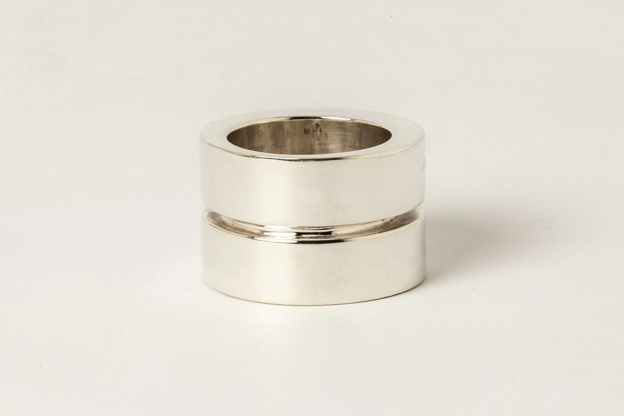 Crescent Crevice Ring (17mm, PA) - Image 4