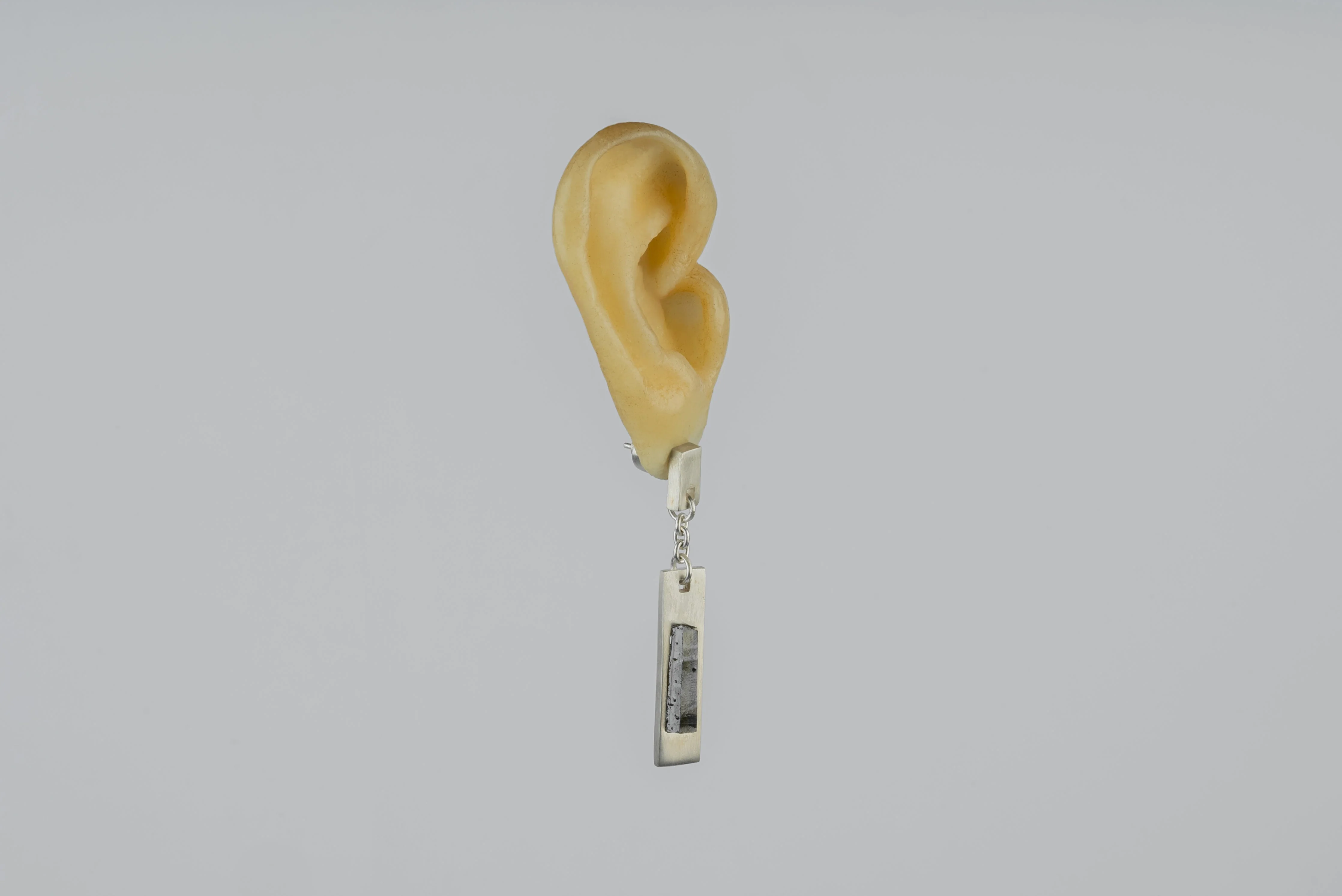 Plate Dangle Earring (Zincite, MA+ZIN) - Image 4