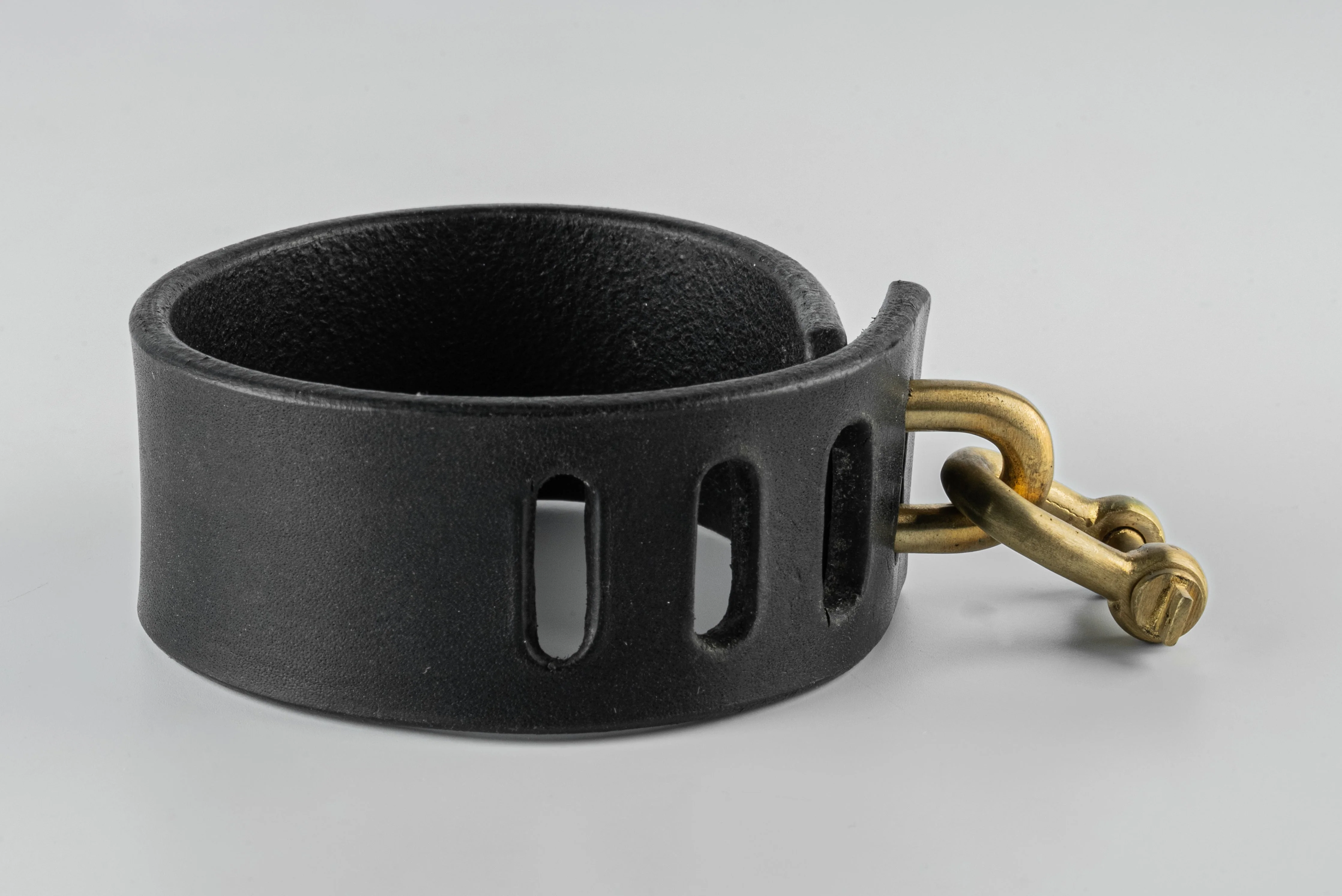Restraint Charm Bracelet (30mm, BLK+MR) - Image 3