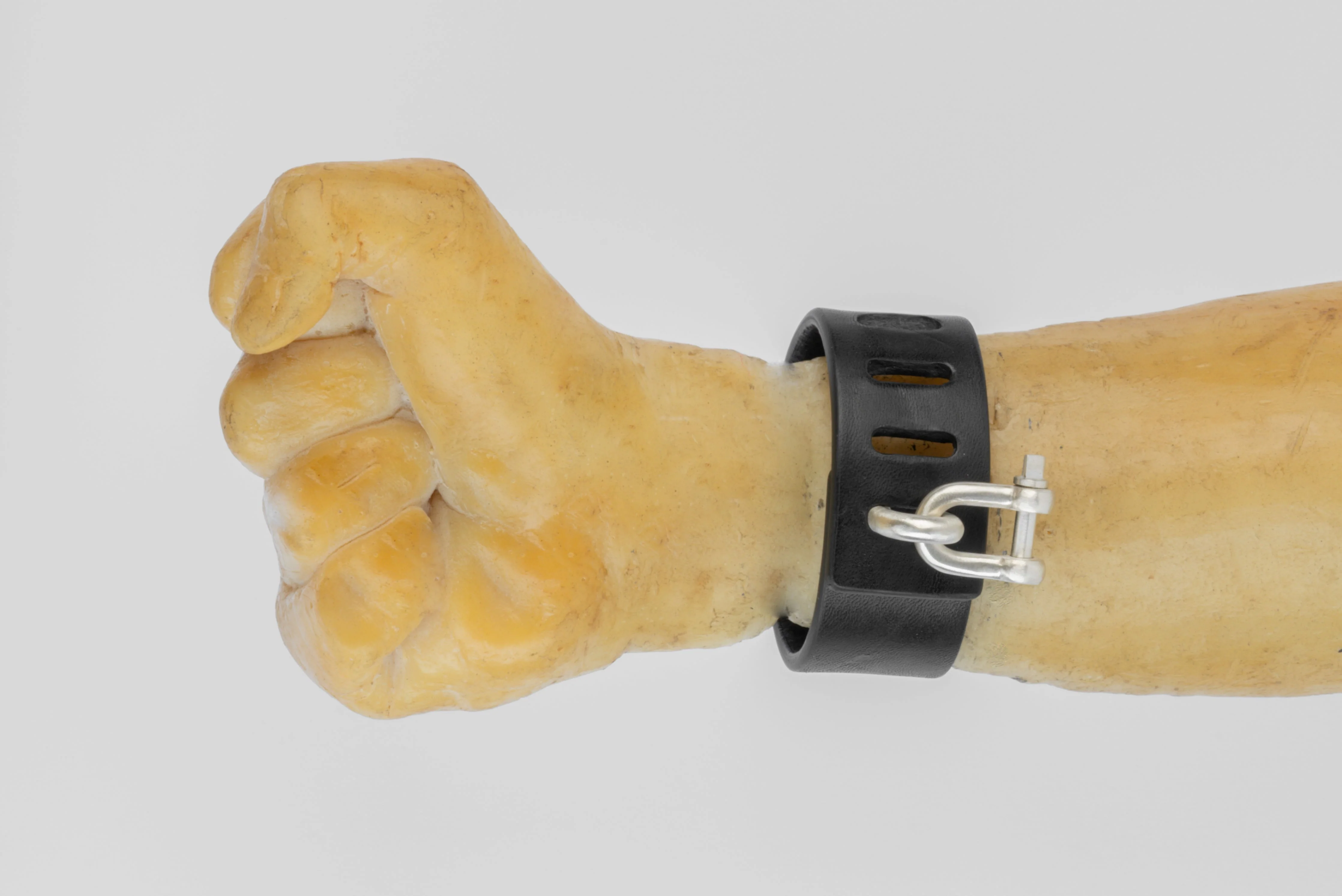 Restraint Charm Bracelet (30mm, MA+BLK) - Image 5