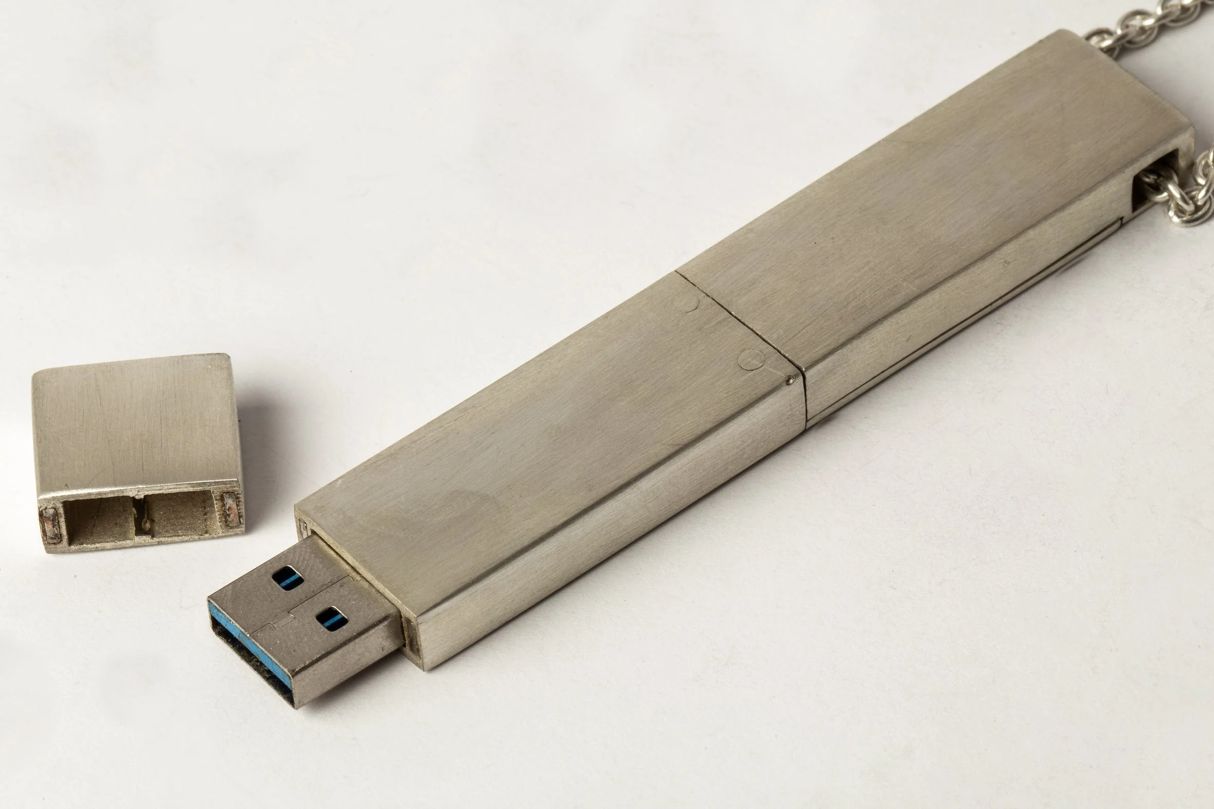 USB Necklace v5 (Long, 128GB, USB 3.0, MA) - Image 7