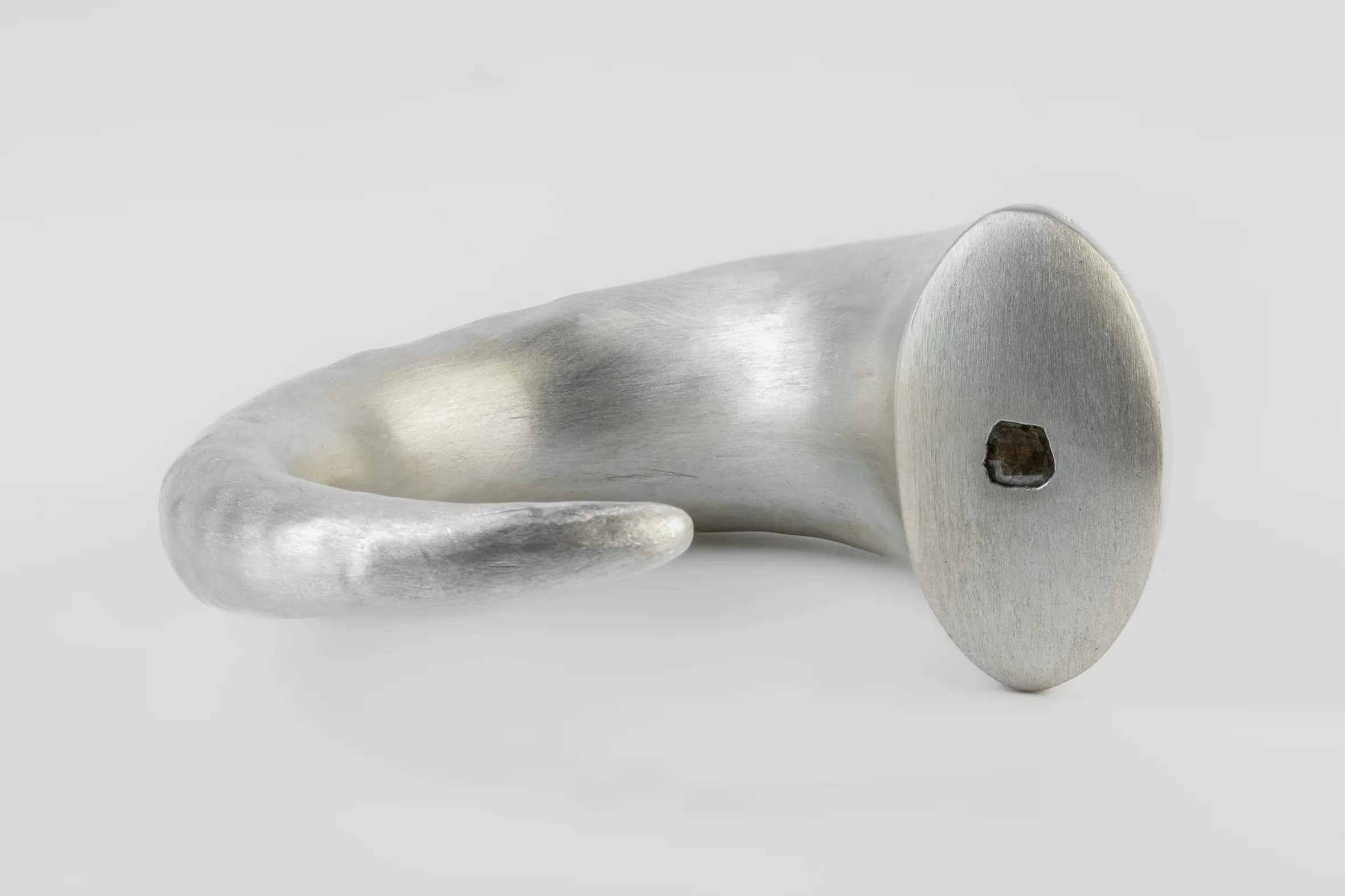 Giant Horn Bracelet (0.4 CT, Hoof Set, MA+DIA) - Image 2