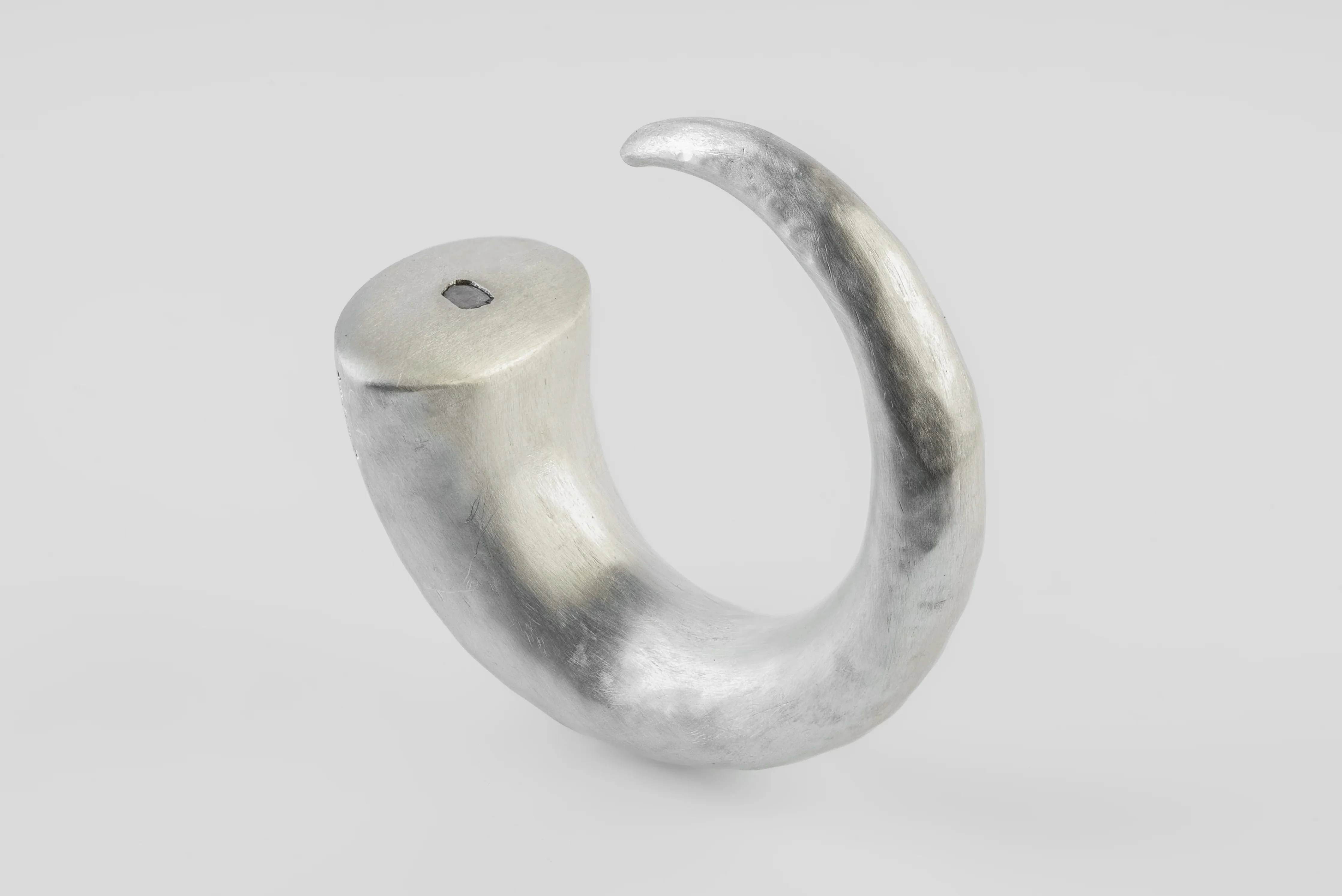 Giant Horn Bracelet (0.4 CT, Hoof Set, MA+DIA) - Image 3