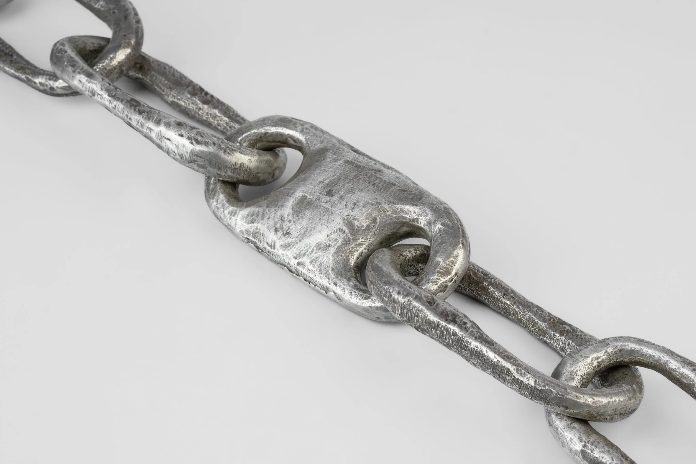 Roman Large Link Bracelet w/ Large Closed Link (DA) - Image 2