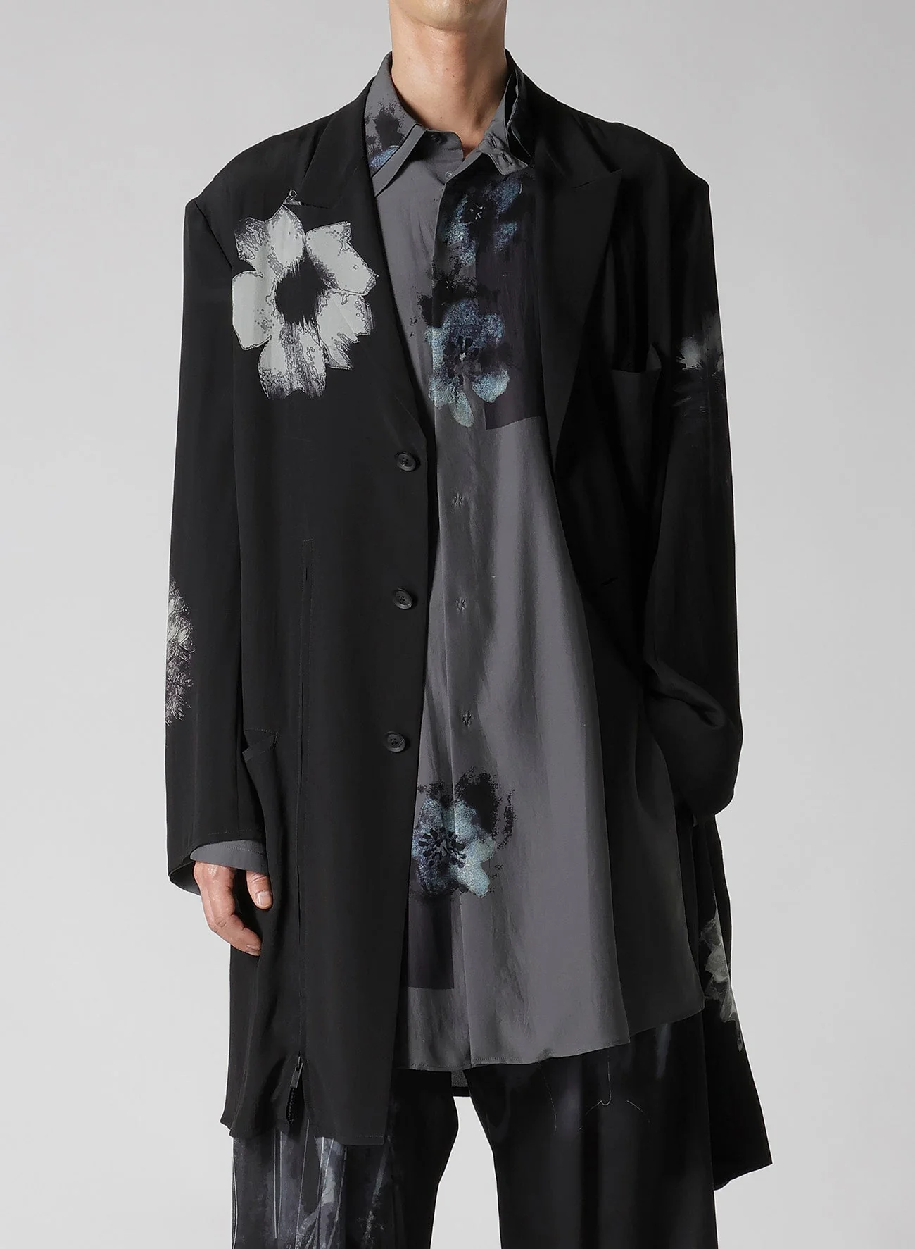 WHITE FLOWER PRINT SLIT JACKET - Image 5