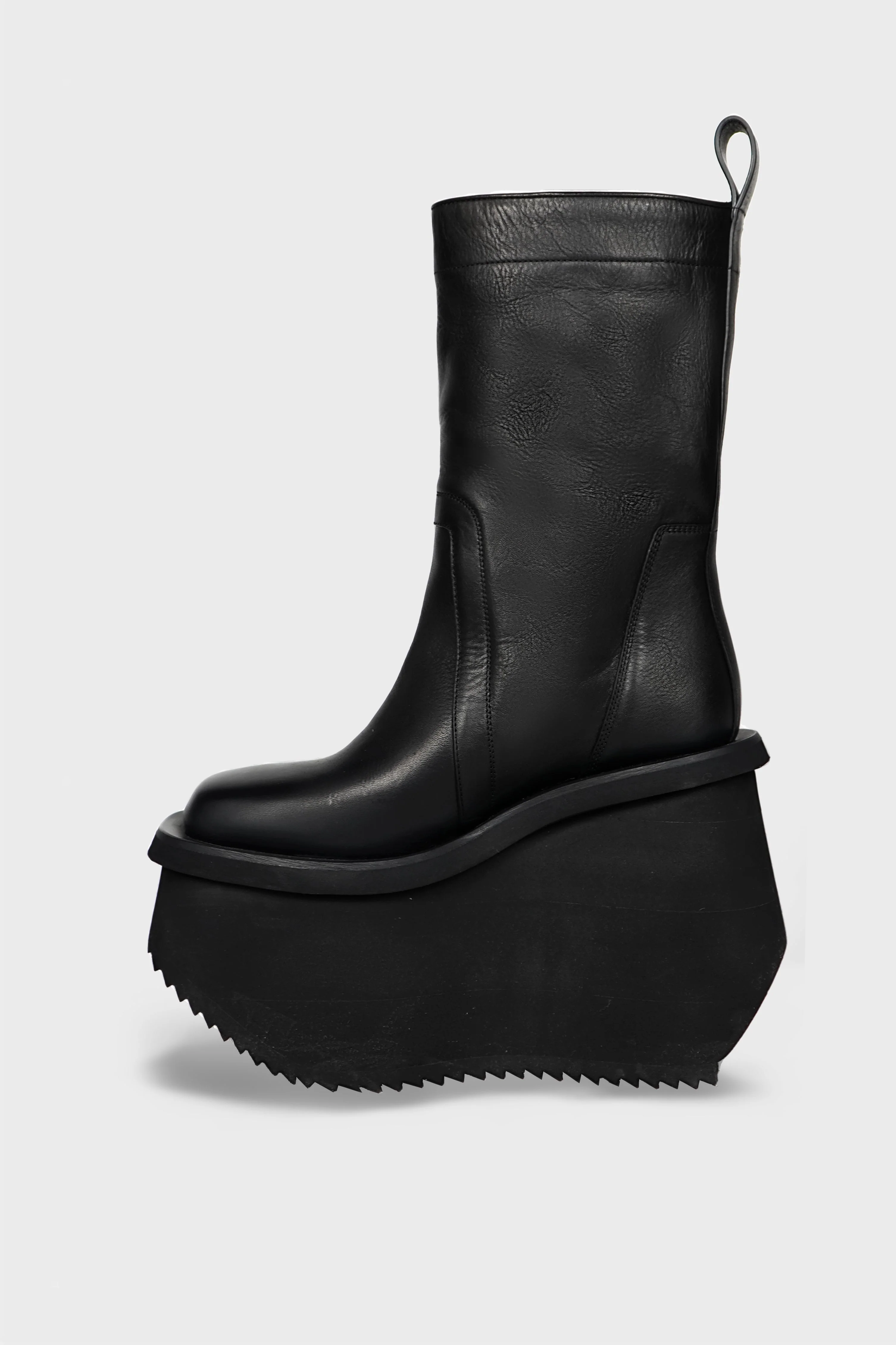 FACTORY BOOTS LOO - Image 3