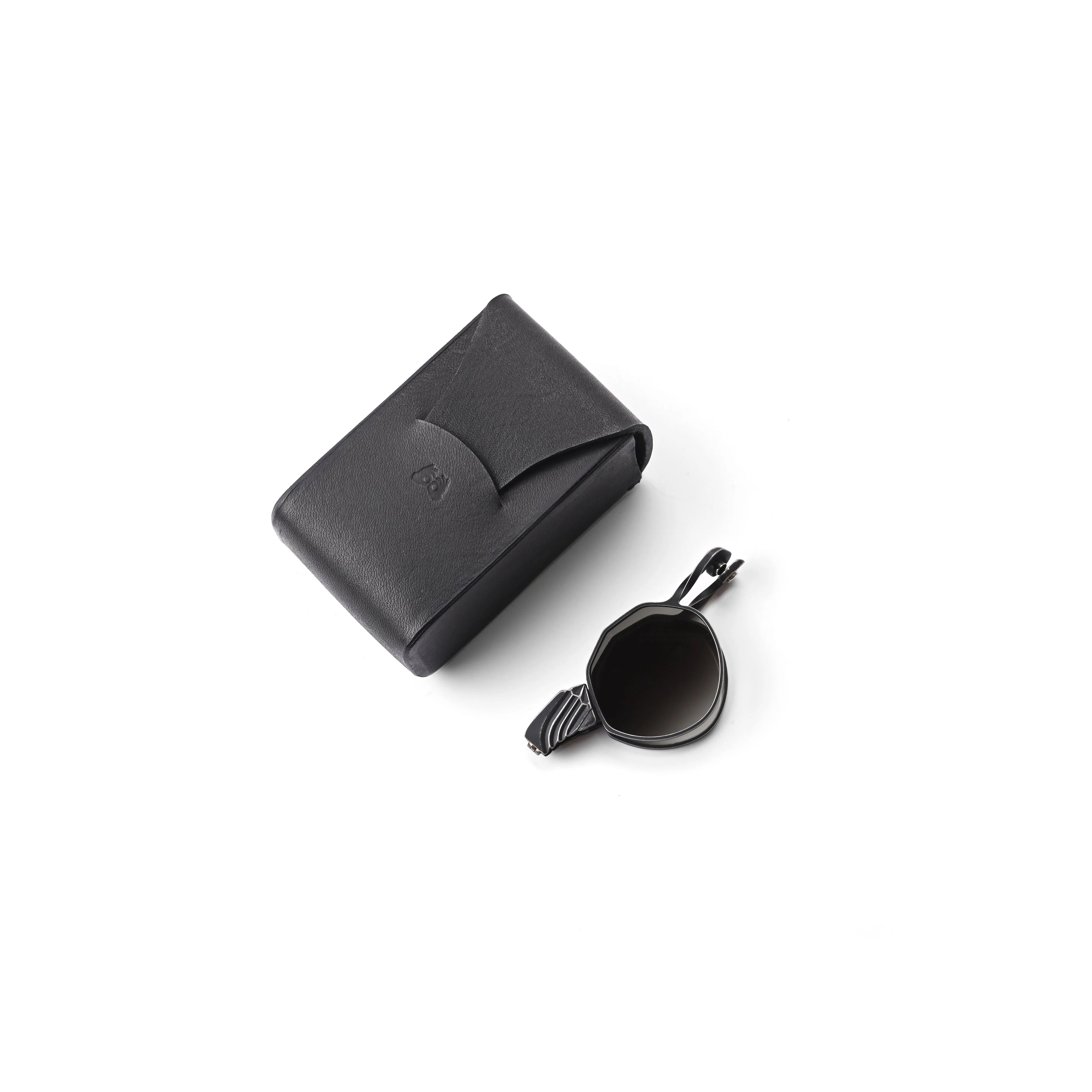 X KAMONUJ VINTAGE BLACK + BLACK SUNGLASSES - Image 3