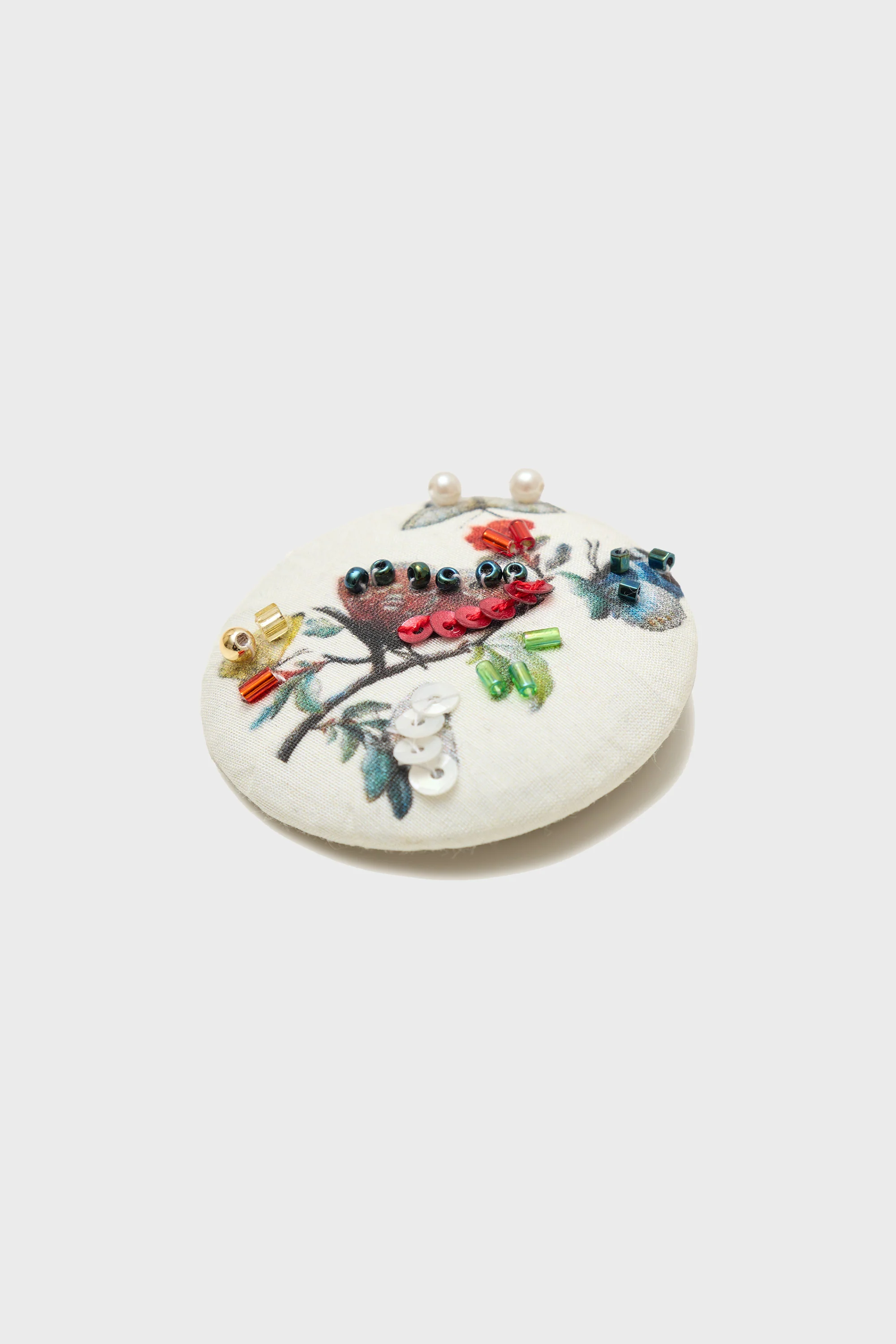 BADGE UC2E1X09-5 WHITE - Image 2