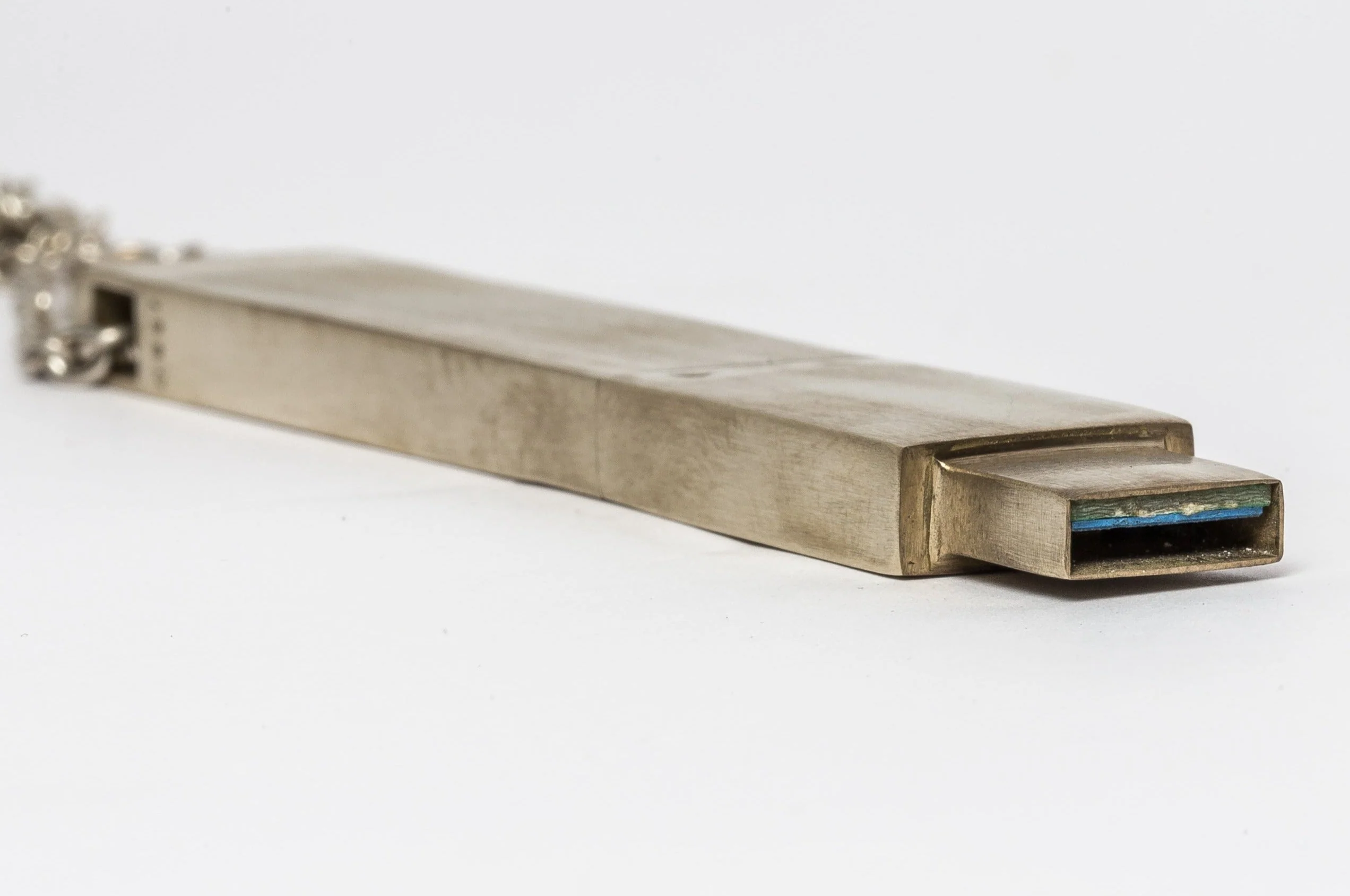USB Necklace v4 (Long, 128GB, USB 3.1, MR+MA) - Image 4