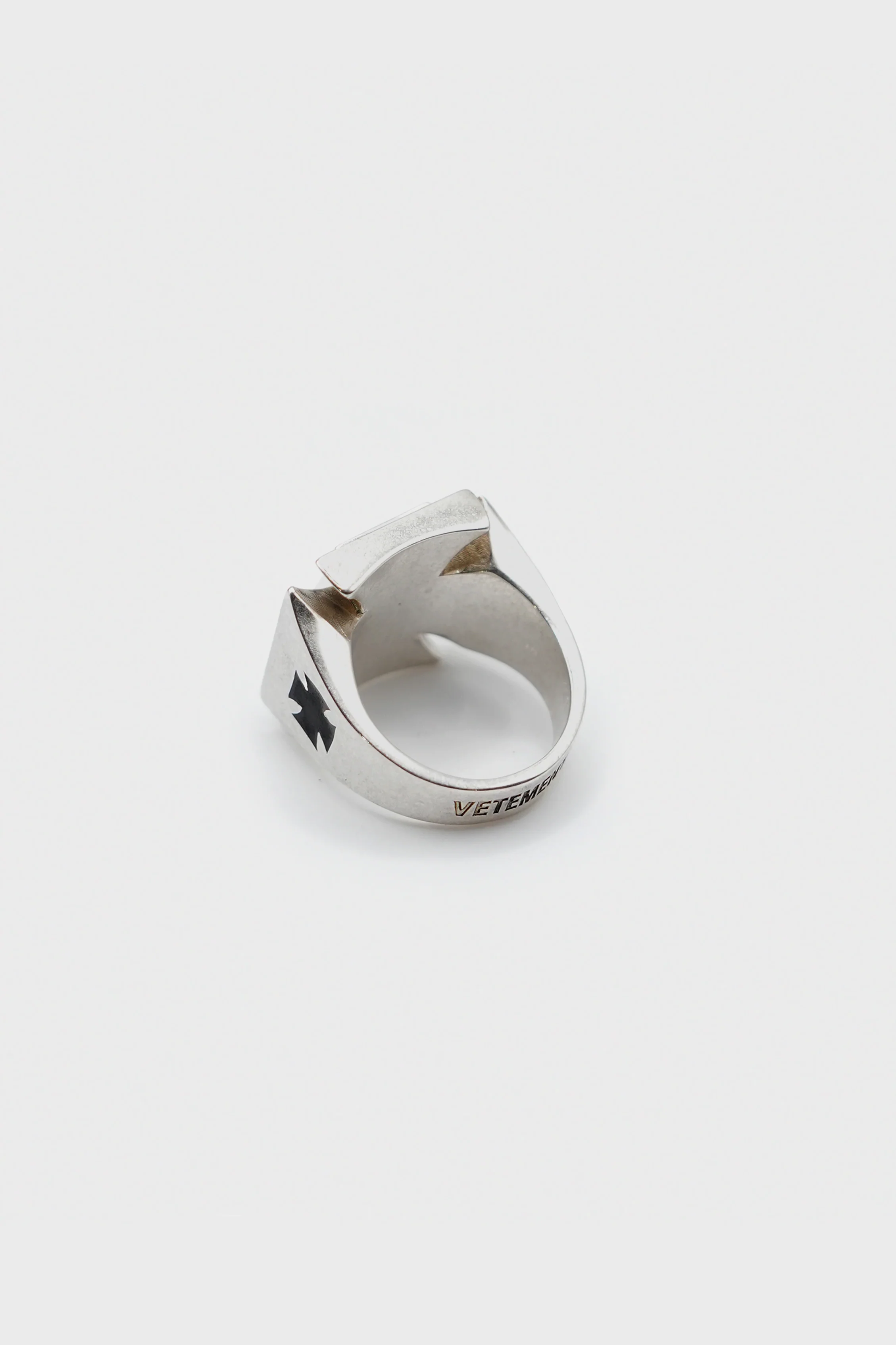 TRIPPLE BIKER CROSS LOGO RING SILVER - Image 2