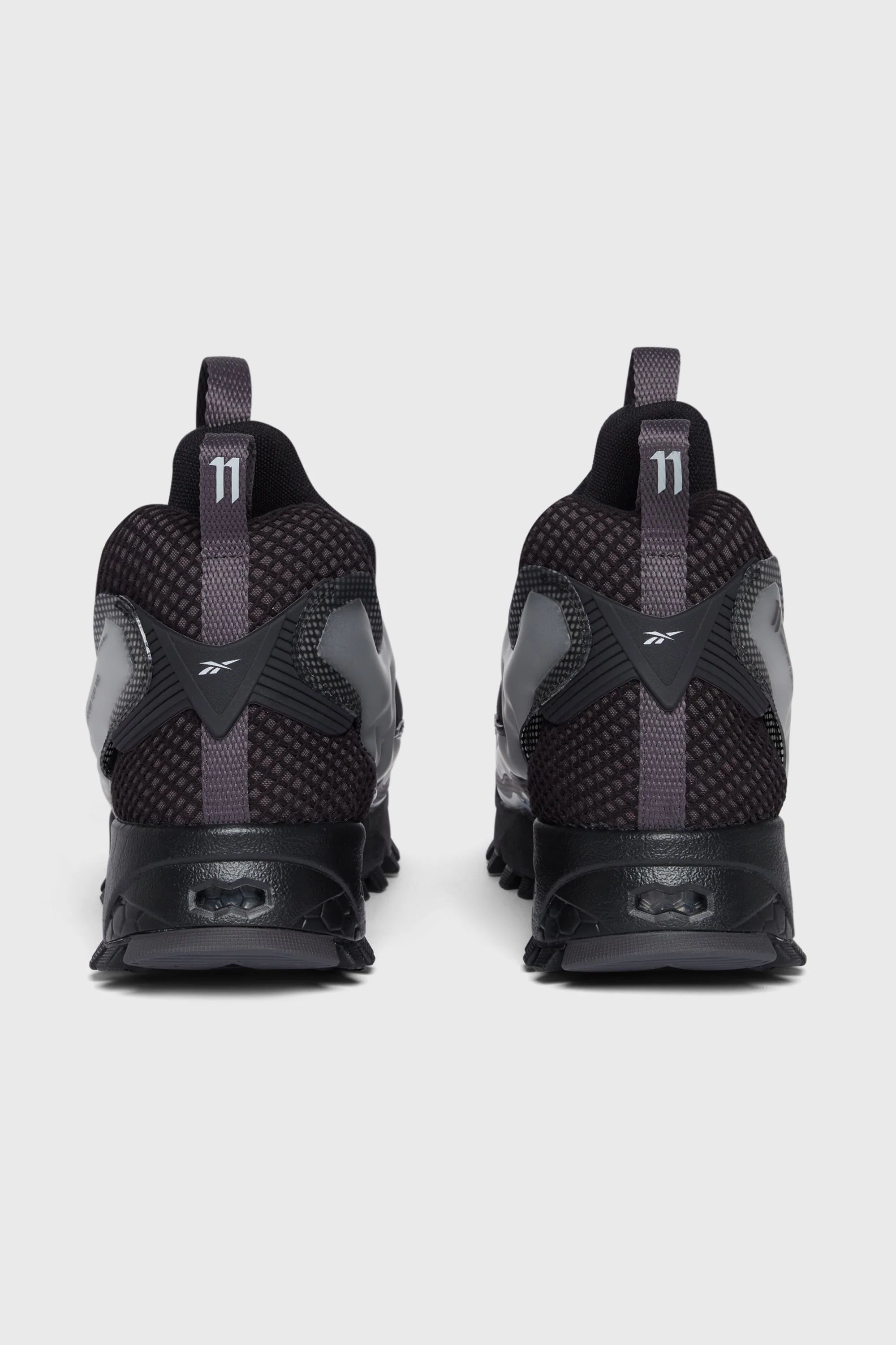 X REEBOK IPF PUMP FURY SNEAKER BLACK - Image 4