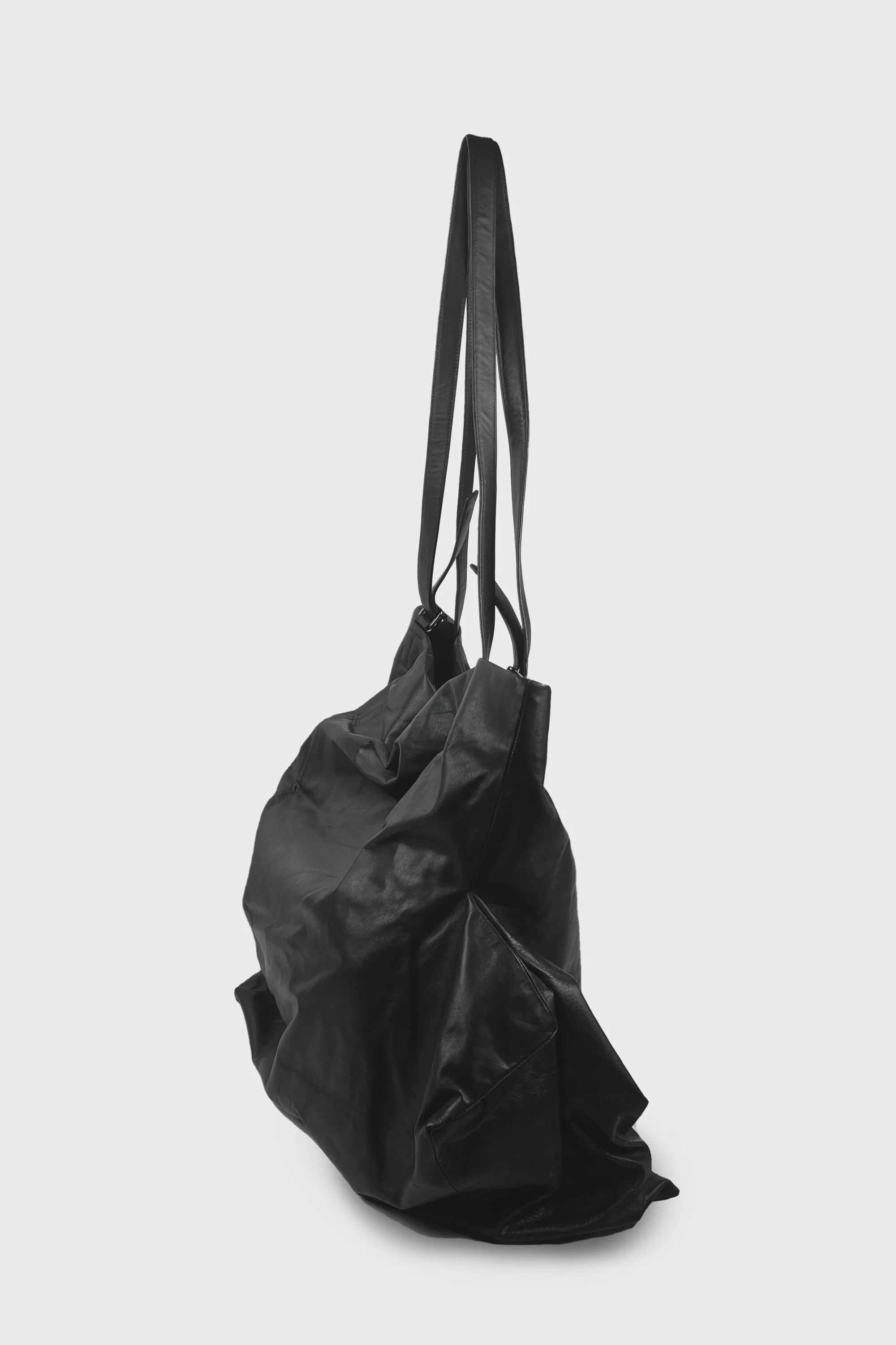UNEVENNESS TOTE BLACK - Image 2